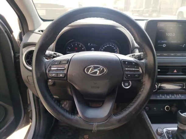 Car image 23