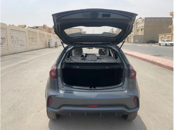 Car image 22