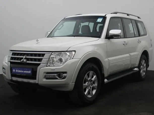2017 Mitsubishi Pajero in Dubai
