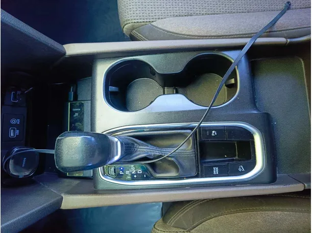 Car image 24