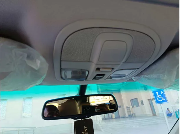 Car image 37