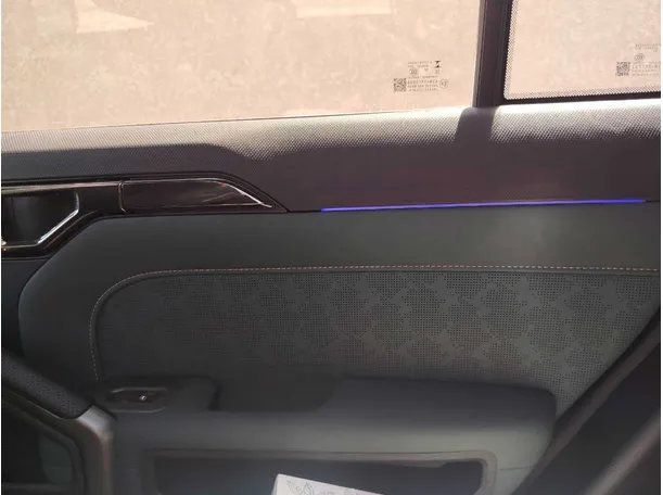 Car image 32