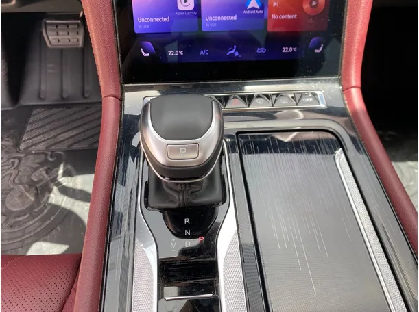 Car image 17