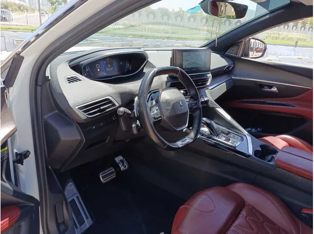 Car image 11