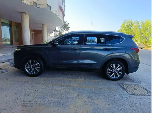 Car image 8
