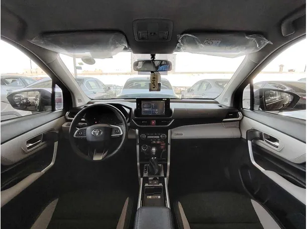 Car image 22