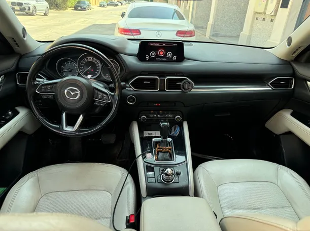 Car image 13