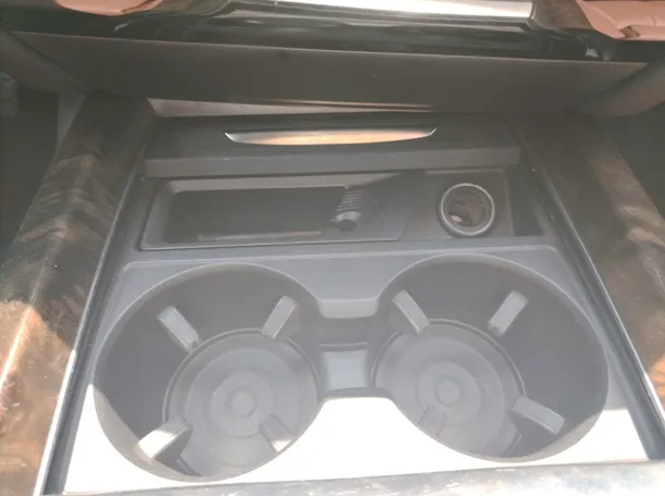 Car image 38