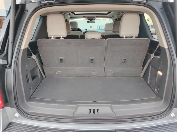 Car image 27
