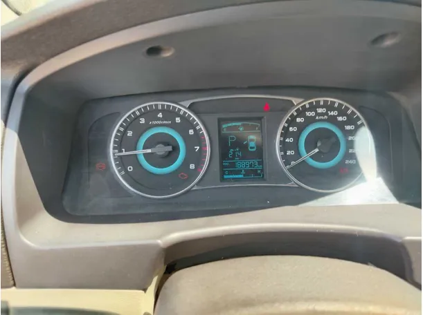 Car image 26