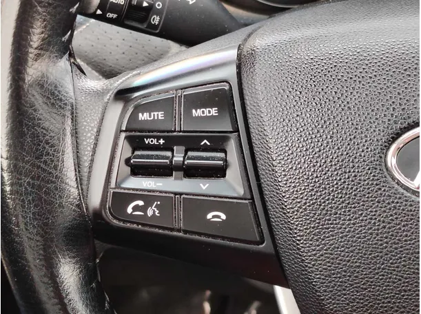 Car image 28