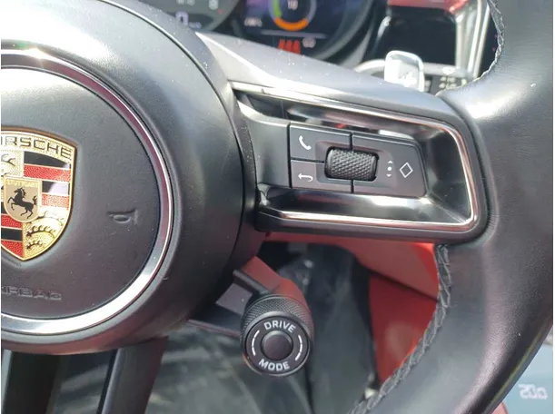Car image 23