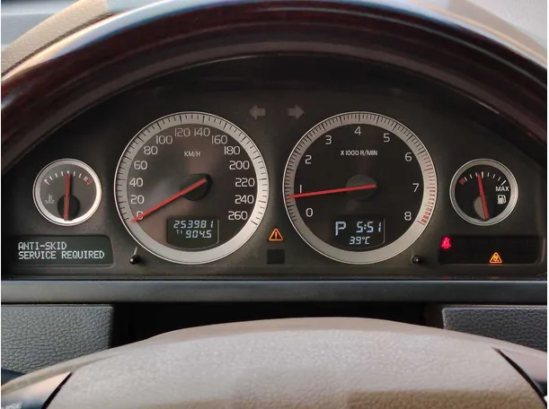 Car image 27