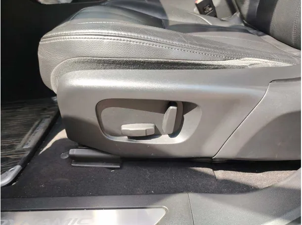 Car image 39