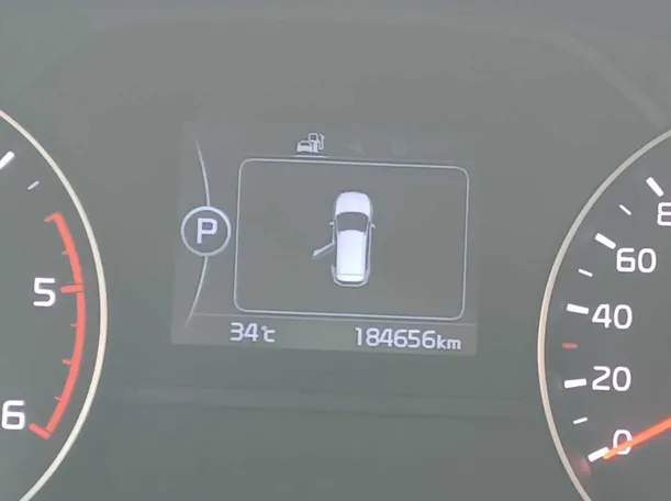 Car image 19