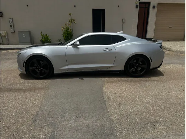 Car image 8