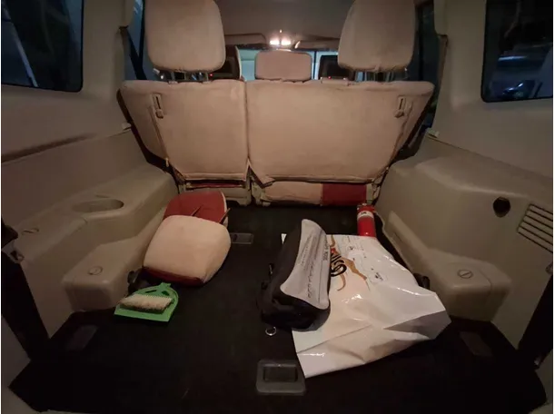 Car image 19