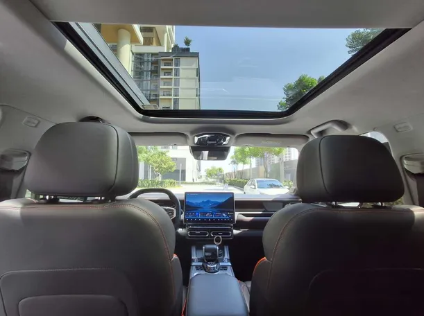 Car image 16