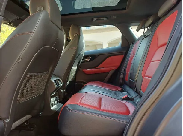 Car image 13