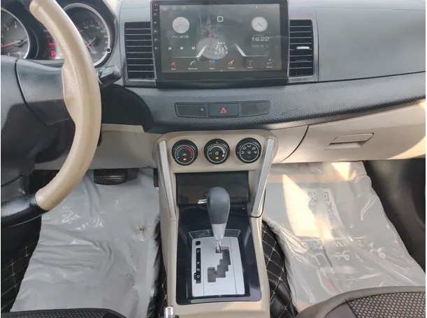 Car image 18