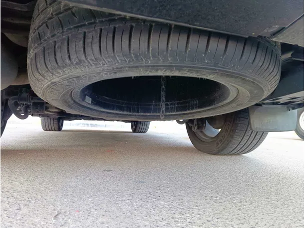 Car image 35