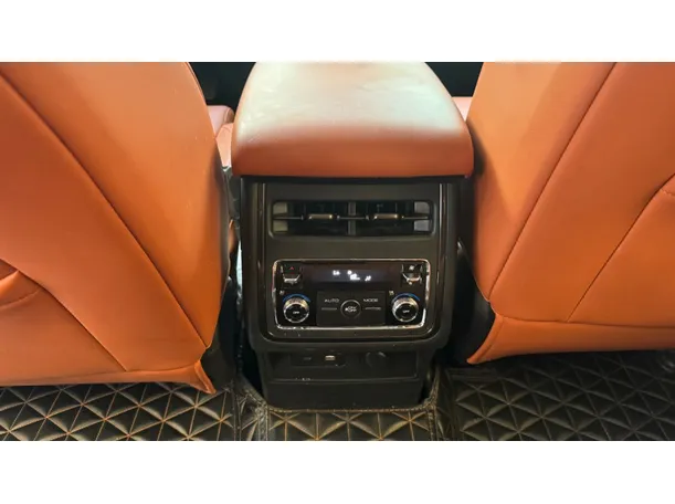 Car image 29