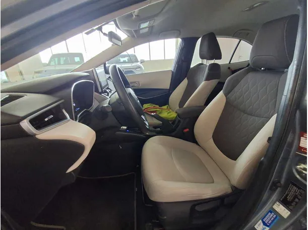 Car image 12