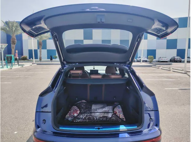 Car image 25