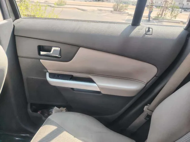 Car image 33