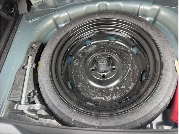 Car image 21