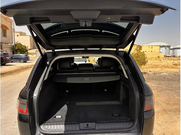Car image 24