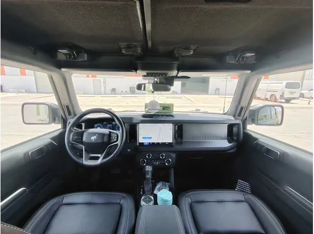 Car image 18