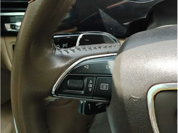 Car image 36