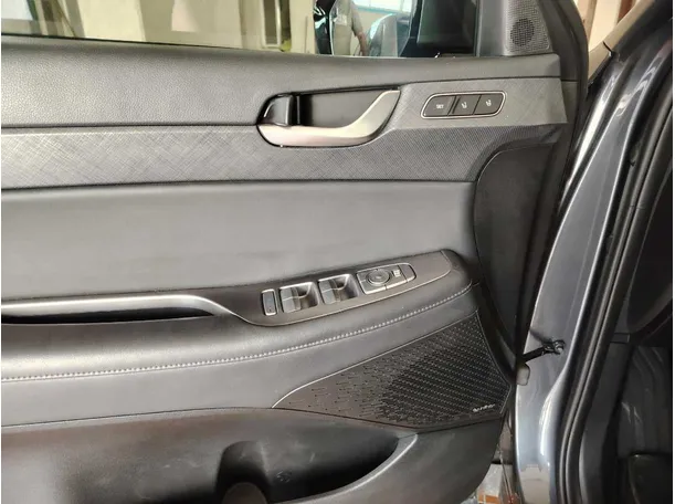 Car image 41
