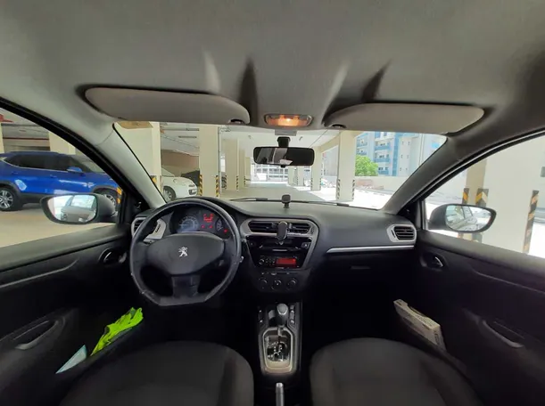 Car image 15