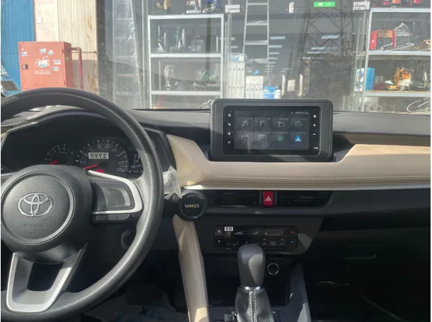 Car image 18