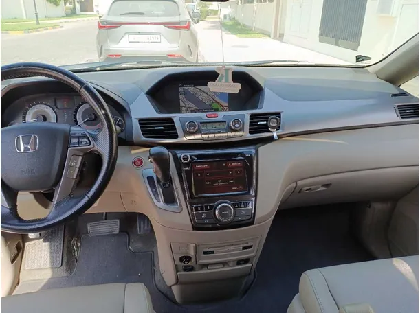 Car image 17