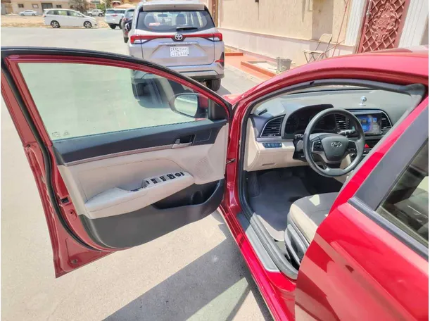Car image 11