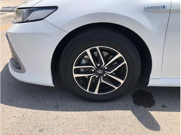 Car image 10