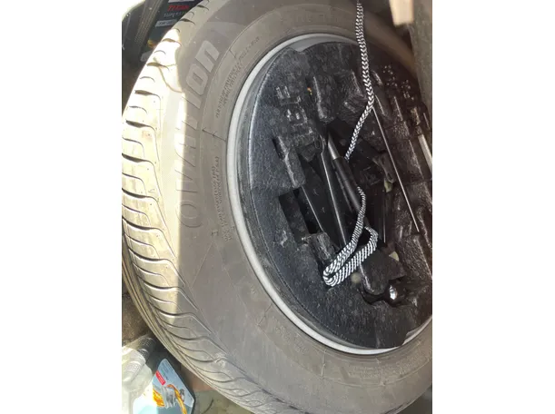 Car image 22