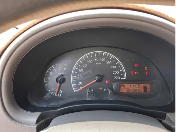 Car image 18