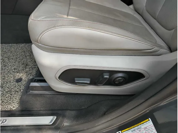 Car image 37