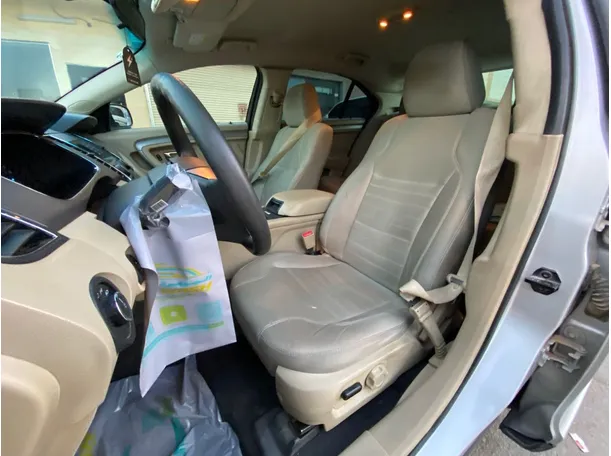 Car image 11