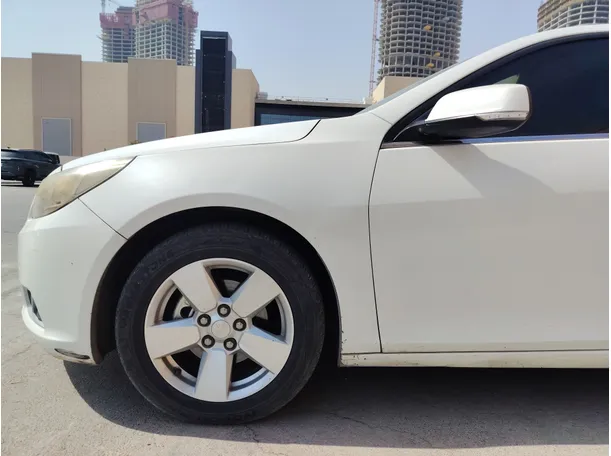 Car image 9