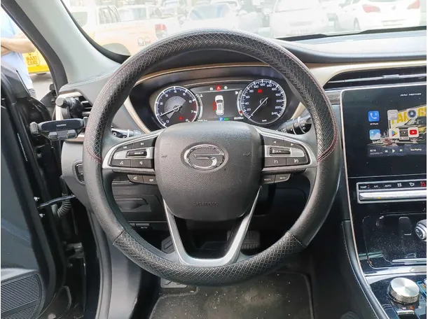 Car image 17