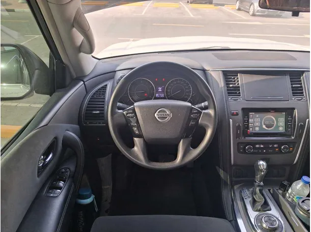 Car image 18