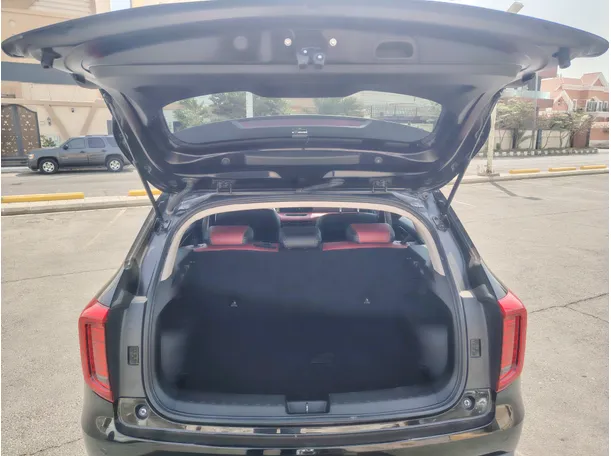 Car image 24