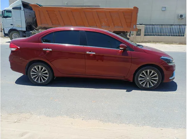 Car image 4