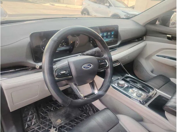 Car image 13