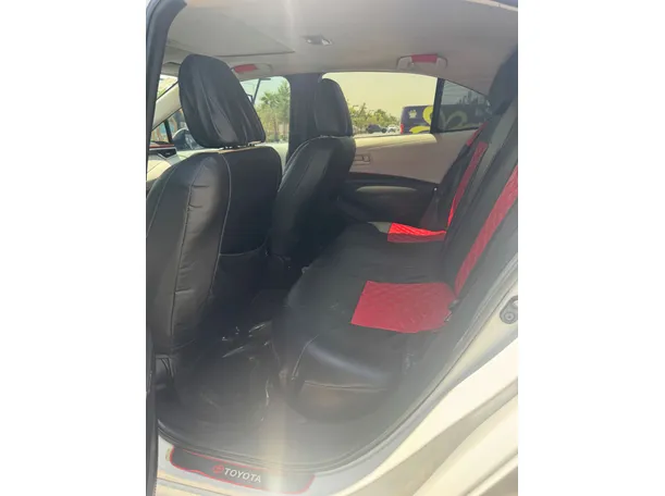 Car image 13